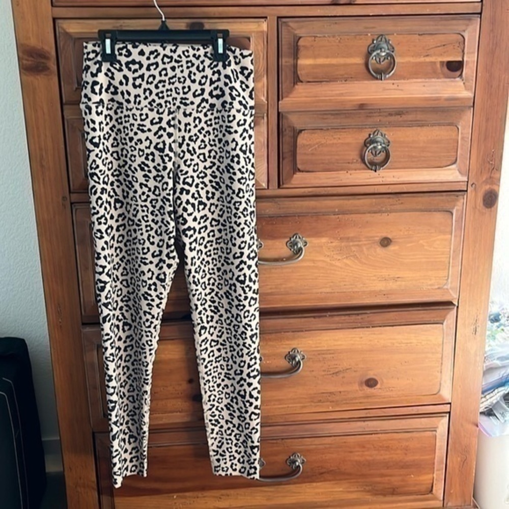 Beach Riot Sport Leopard Leggings Size Large NWT